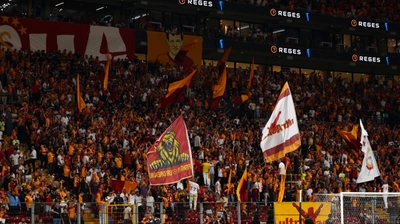 Galatasaray Taraftarından Yönetime Protesto: 2 Dakikada Her Şey Değişti