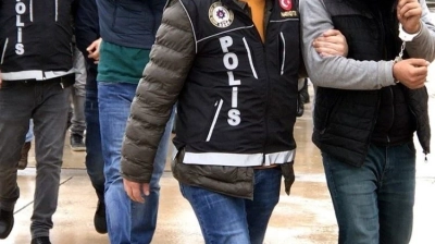 İstanbul'da "MİT Görevlisiyiz" Diyerek Dolandırıcılık Yapan Şüpheliler Tutuklandı