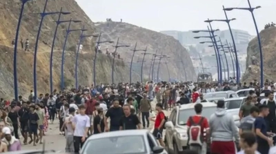 Sınıra Dev Göçmen Akını: Mesajlarla Örgütlenip Hareket Geçtiler