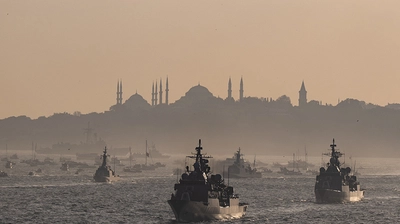 Türk Donanması İzmit Körfezi'nde Vatandaşları Selamlayacak