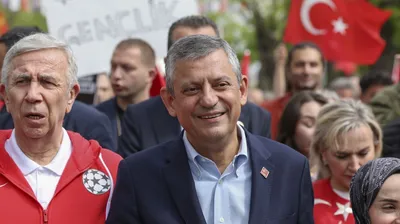 Özgür Özel: "Atatürk Cumhuriyet'i Genelbaşkanlara Değil, Gençlere Emanet Etti"
