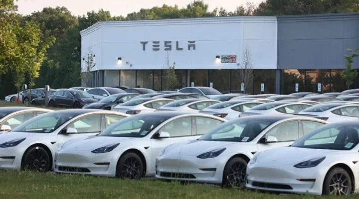 Tesla Batıyor Mu? 2025 Satışları Alarm Veriyor