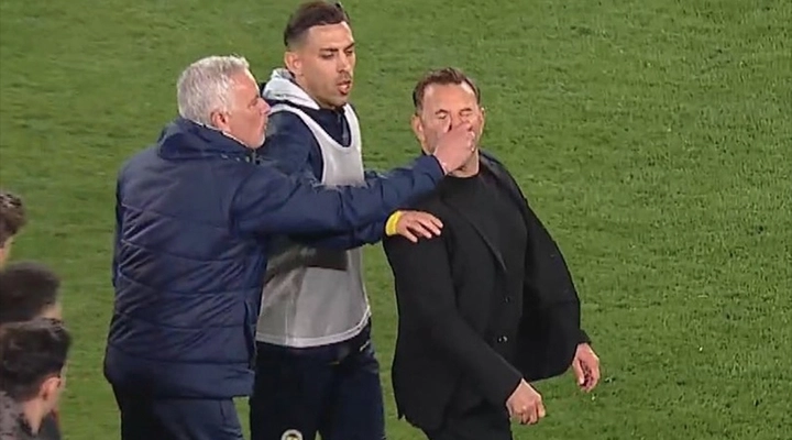 Okan Buruk'un Burnunu Sıkan Mourinho'ya Dev Ceza!