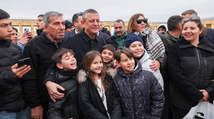 CHP'de Değişim Fırtınası: İşte Özel'in İlk A Takımı