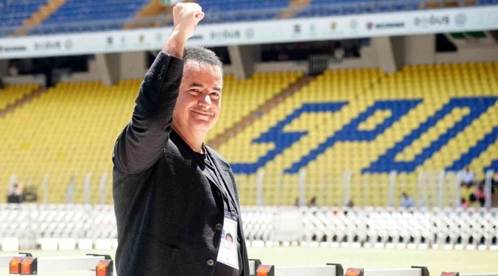 Acun Ilıcalı, Fenerbahçe Yönetiminden Ayrıldı