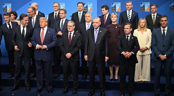NATO Liderler Zirvesi'nden Aile Fotoğrafı