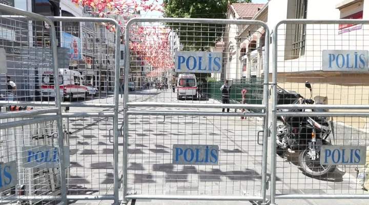 Taksim Meydanı Yaya Girişine Kapatıldı