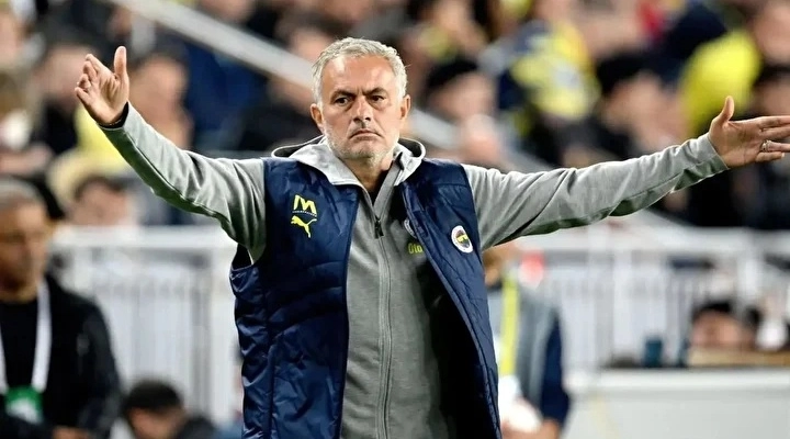 Mourinho, Kerem Aktürkoğlu'nu İstedi! Fenerbahçe Ciddi Bir Teklifle Benfica'nın Kapısını Çalacak