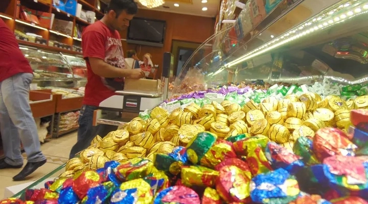 Bayram Alışverişinde "Fırsatçı" Tuzağına Dikkat: Uzmanlardan Kritik Uyarılar!