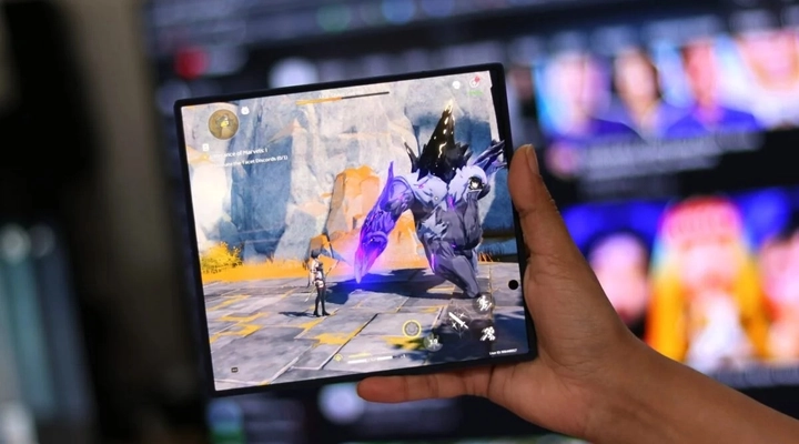 Samsung'dan iPhone Fold'a Rakip!
