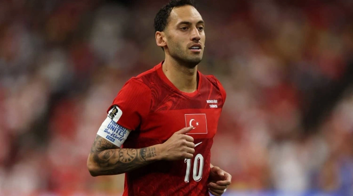 Fenerbahçe'de Bomba Transfer İddiası: Gözler Hakan Çalhanoğlu'nda