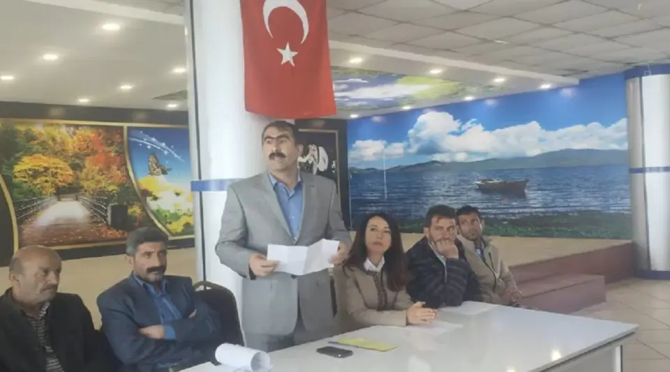 Dem Parti Yaprak Dökümü Yaşıyor! Bir İstifa Daha Geldi