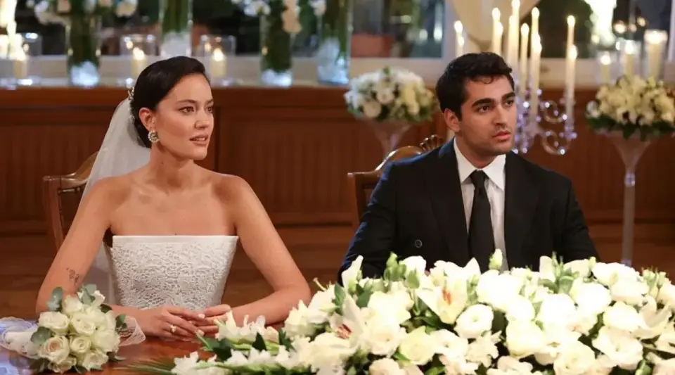 Ferit ile Diyar’ın Yolları Ayrılıyor: Pelin Akil Yalı Çapkını’na Veda Ediyor