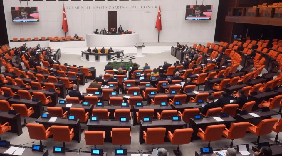 İktidar ve Muhalefet Arasında 'Kayyım' Krizi: Meclis Çalkalanıyor