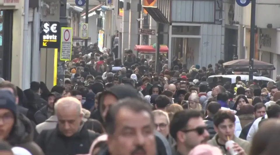 İstiklal Caddesi'nde Yeni Yıla Geri Sayım Başladı
