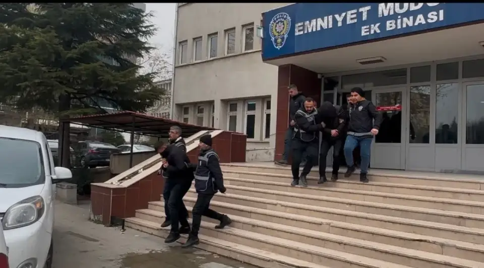 Kırıkkale'de annesiyle aşk yaşayan 51 yaşındaki adamı öldüren genç hakim karşısında