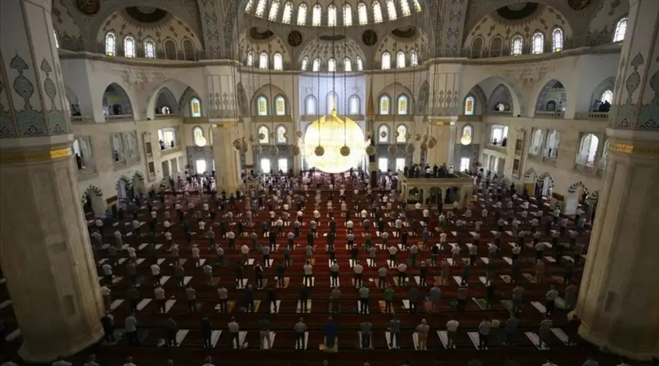 2025'in İlk Cuması: 3 Ocak Cuma Namazı Vakitleri!