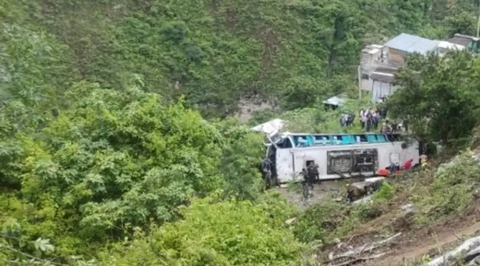 Kolombiya'da Otobüs Uçuruma Yuvarlandı: 13 Ölü