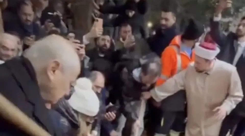 Devlet Bahçeli, Ferdi Tayfur'a Mezarı Başında Böyle Veda Etti