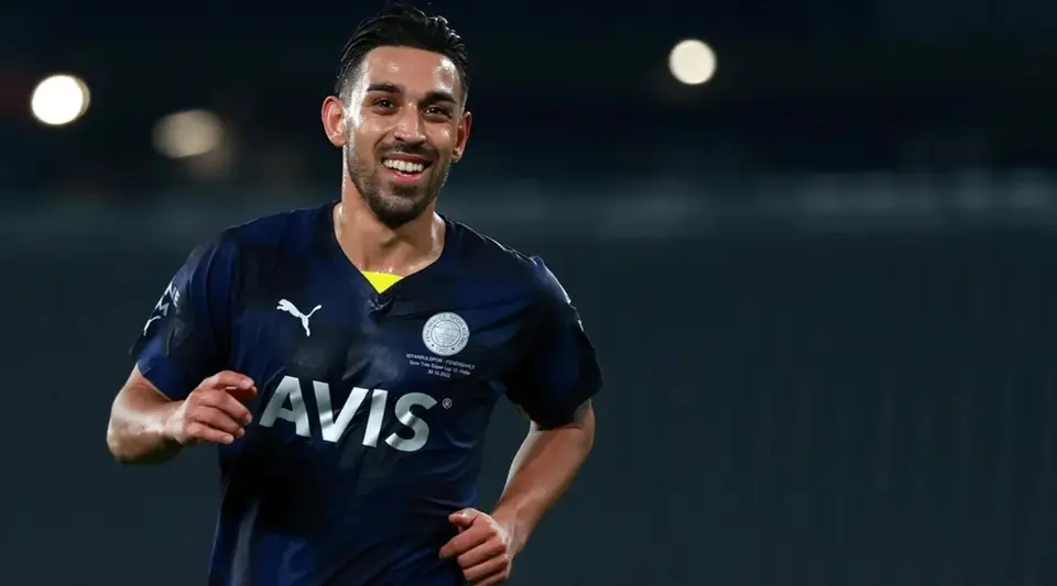 Fenerbahçe, İrfan Can Kahveci'nin Sözleşmesini Yeniledi
