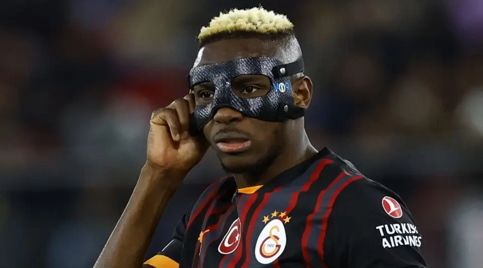 Galatasaray'ın Yıldızı Osimhen'e Yakışmayan Hareket! Eğlence Mekanında Gazetecilere Saldırdı