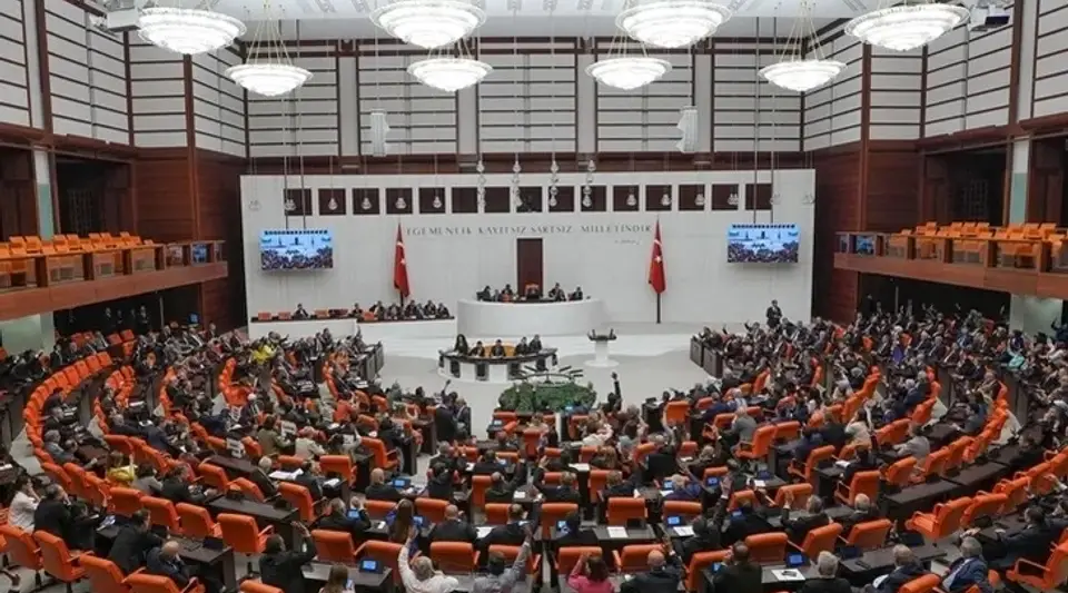 Emekli Maaşlarına Zam Getiren Kanun Teklifi TBMM'de Kabul Edildi