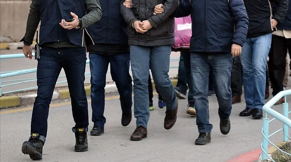 FETÖ ile Bağlantılı 17 Doktor Yakalandı