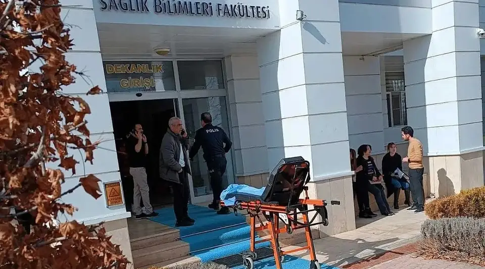 Konya'da Selçuk Üniversitesi'nde Dekan Yardımcısı'na Silahlı Saldırı