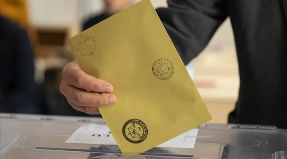 AK Parti'den 'Erken Seçim' Açıklaması: "Türkiye'nin Sorunlarını Çözmek için Siyaset Yapıyoruz"