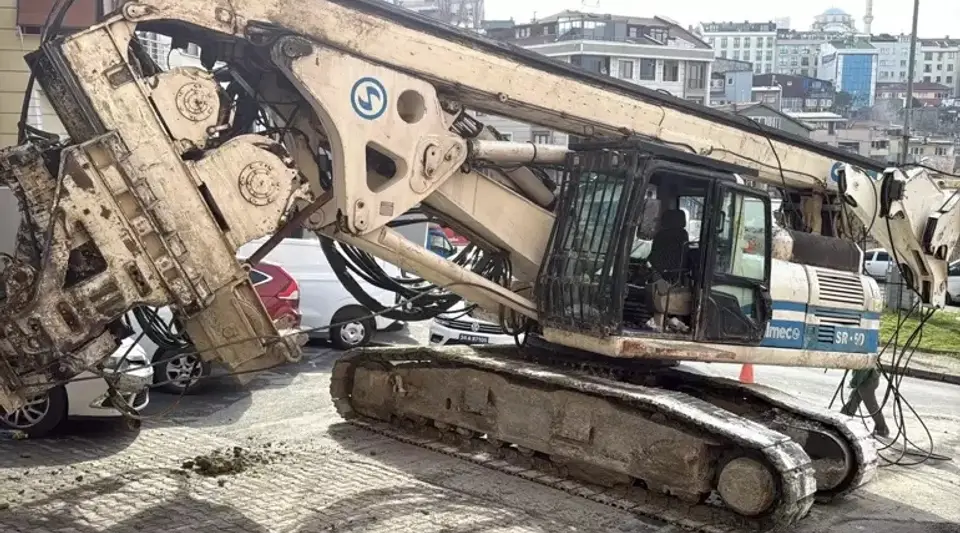 Kağıthane'de İş Makinesinin Halatı Koptu: 3 Yaralı!