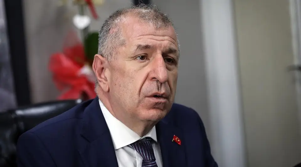 Ümit Özdağ'dan Cezaevinden İlk Fotoğraf
