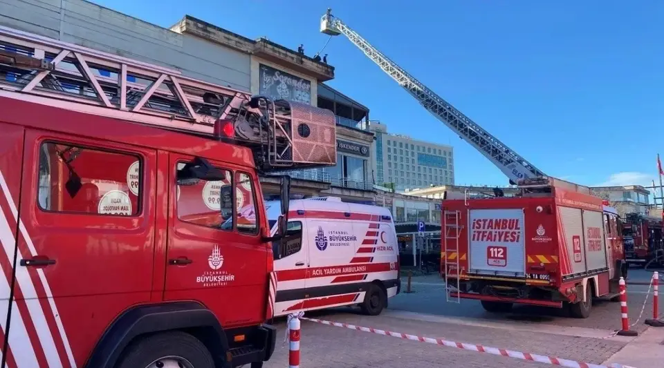 Esenyurt'ta Dört Katlı Binada Yangın