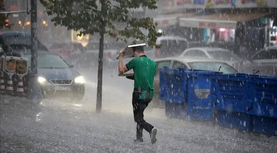 Meteorolojiden 10 Kente 'Sarı' Kodlu Uyarı: Sağanak Yağış ve Kar Yağışı Beklenen İller!