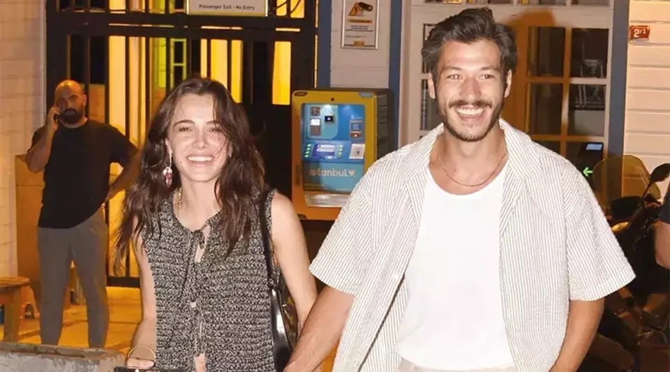 30 Yaşına Giren Kubilay Aka'ya Sevgilisi Hafsanur Sancaktutan'dan Romantik Jest