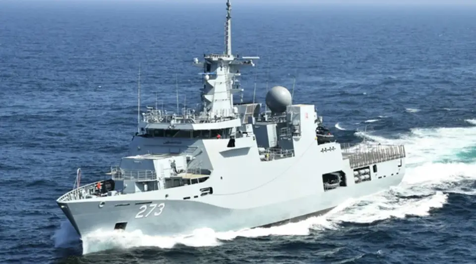 Türk Savaş Gemisi TCG BÜYÜKADA, Pakistan Karaçi Limanı'nda