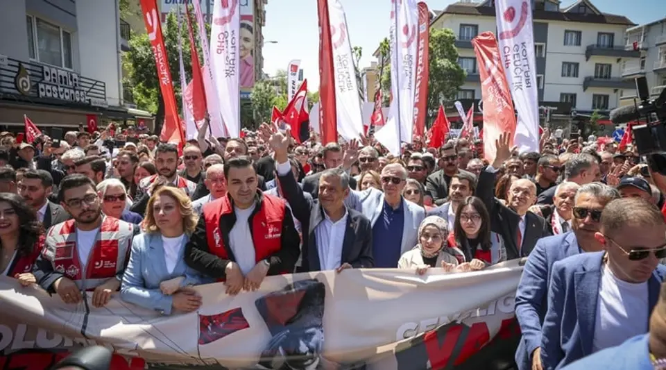 Özgür Özel, Ankara'da Gençlik Yürüyüşüne Katıldı