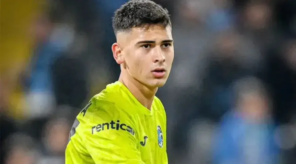 Fenerbahçe'den Kaleci Atağı: 16 Yaşındaki Deniz Eren Dönmezer ile Anlaşma Sağlandı