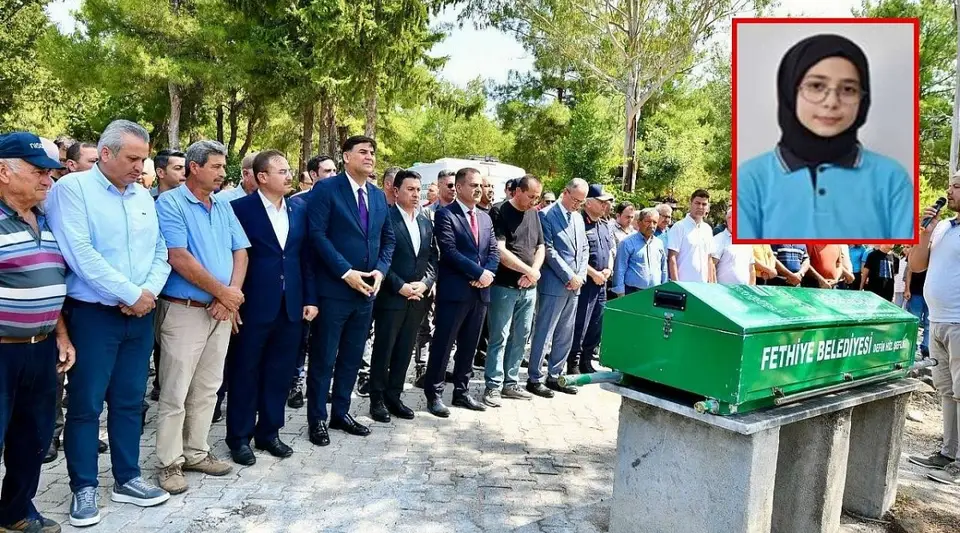 Muğla Depreminde Hayatını Kaybeden 14 Yaşındaki Afra Nur Günlü Son Yolculuğuna Uğurlandı