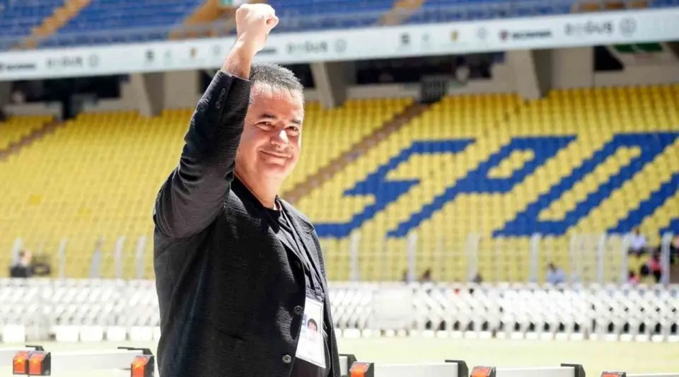Acun Ilıcalı, Fenerbahçe Yönetiminden Ayrıldı