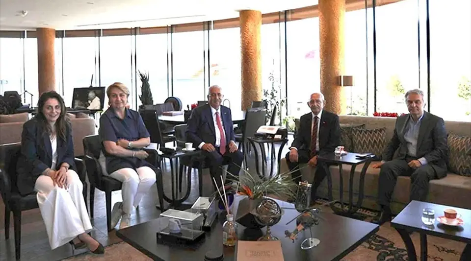 Kılıçdaroğlu'ndan Dikkat Çeken Ziyaret: Kurultay Davası Öncesi Sürpriz Hamle