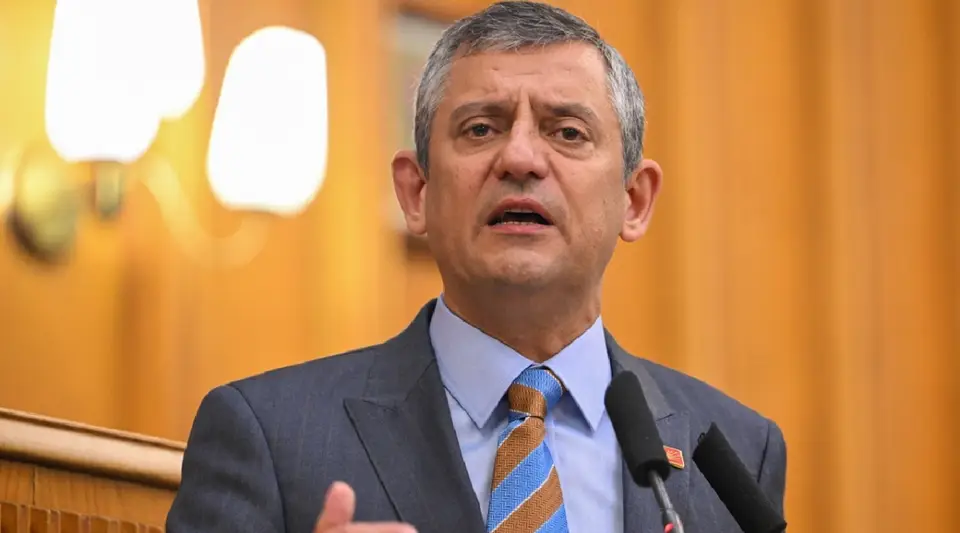 Özgür Özel'den Emekli Zammına Sert Tepki: "Bir Tas Çorba Etmiyor"