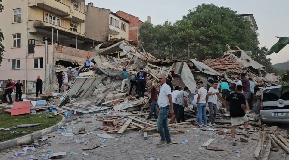 Balıkesir Sındırgı'da 6.1 Büyüklüğünde Deprem: Bir Kişi Hayatını Kaybetti, 29 Yaralı!
