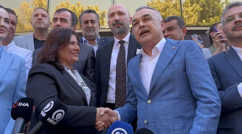 AK Parti'den Özlem Çerçioğlu'na Hayırlı Olsun Ziyareti