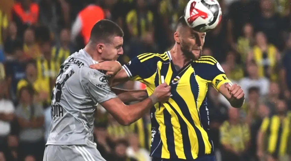 Fenerbahçe - Kocaelispor Maçında Hakem Kararları Tartışma Yarattı