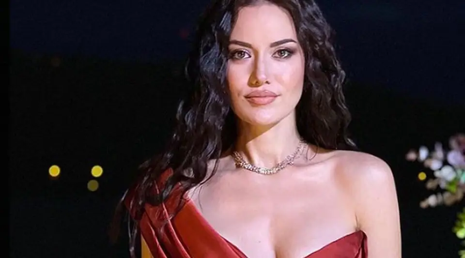 Fahriye Evcen'den 1 Milyon Dolarlık Reklam Anlaşması!