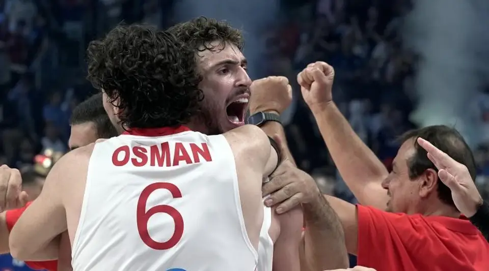 12 Dev Adam, EuroBasket 2025'te Tarihi Yarı Final İçin Sahada