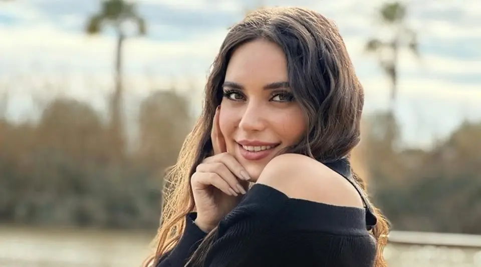 Kızılcık Şerbeti Demet Kimdir? Gizem Coşkun Kimdir?