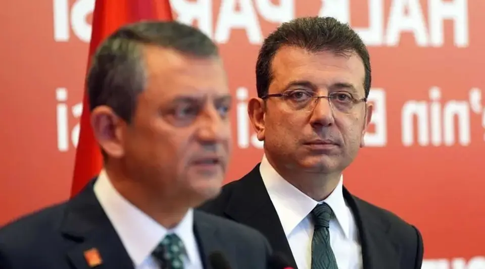 CHP'de "İmamoğlu" Çatlağı: Genel Merkez Kalkan Oldu, Tabandan İtirazlar Yükseldi