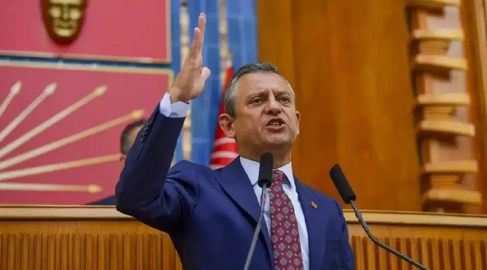 Özgür Özel'den "Dış Politikada Teslimiyet" Çıkışı: Türkiye Amerikan Planının Bir Parçası Yapılıyor
