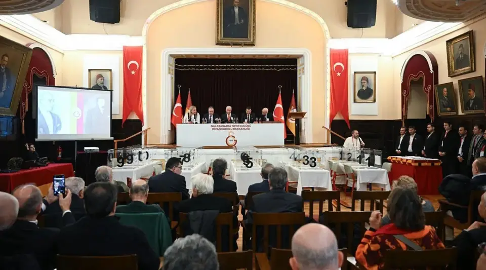 Galatasaray Divan Kurulu'nda Başkan Yine Aykutalp Derkan Oldu
